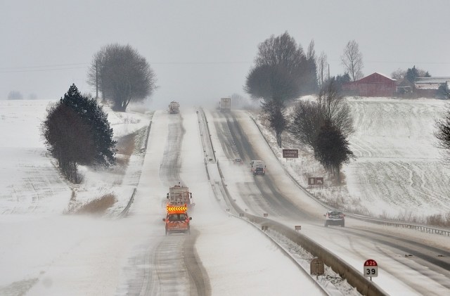 FRANCE-WEATHER-SNOW