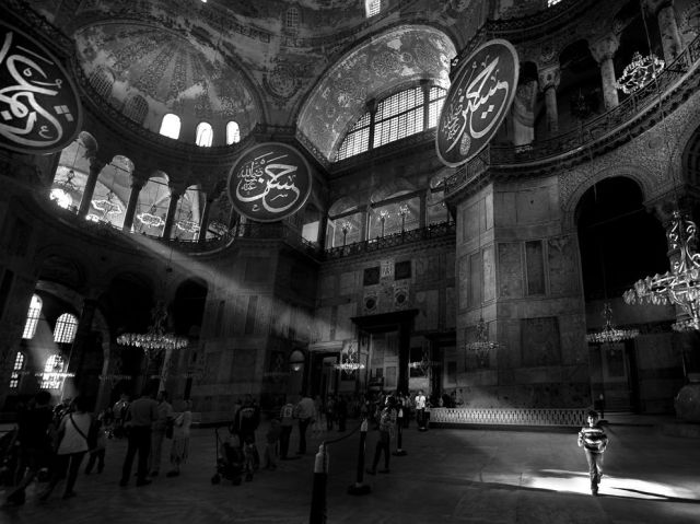 hagia-sophia-istanbul_67927_990x742